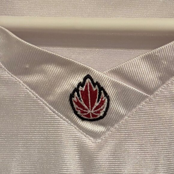Women’s Team Canada "The Coach" Basketball Jersey - Picture 3 of 5